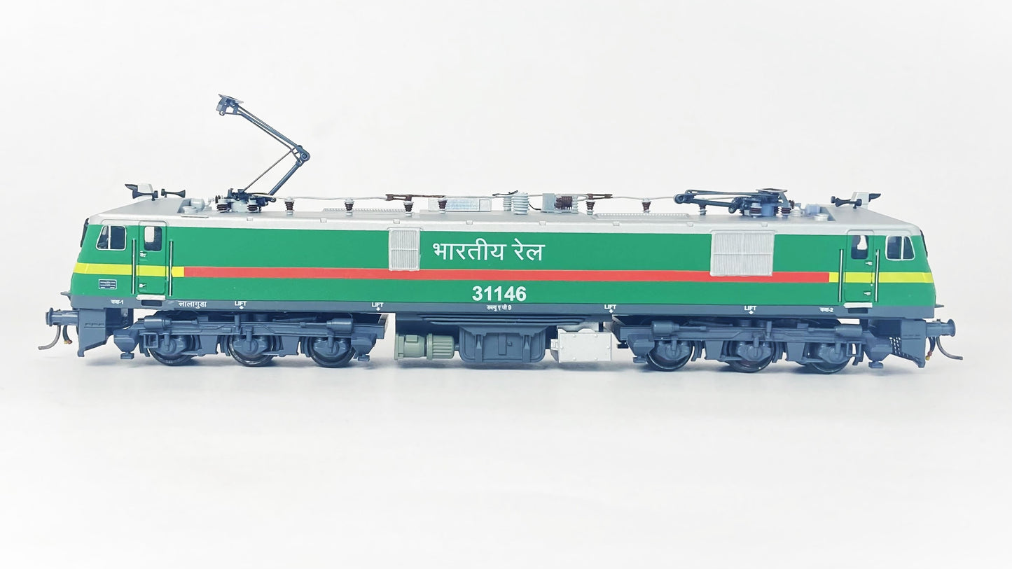 PREMIUM DISPLAY/FREE-ROLLING WAG9, Lighted, Non-motorized