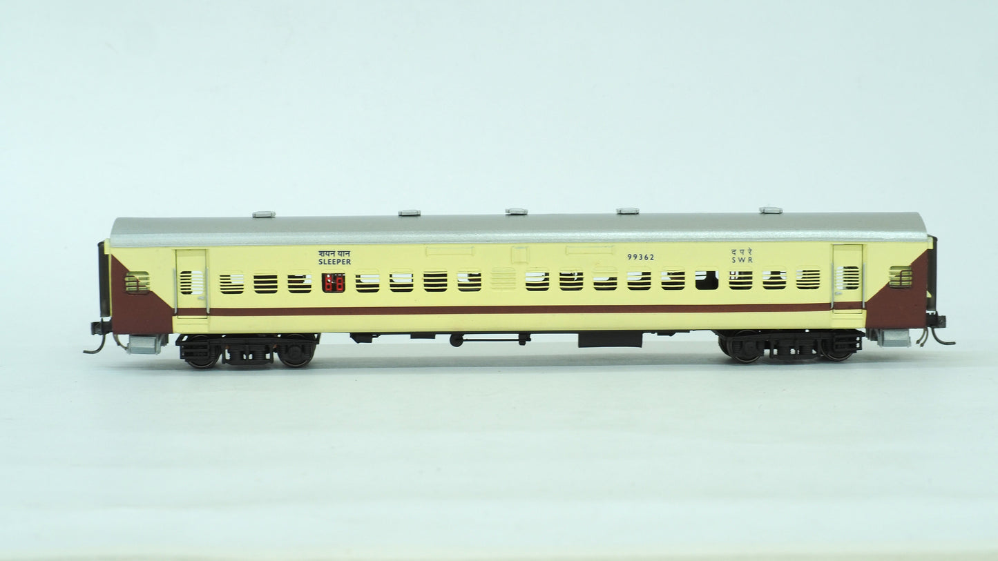 PRE-ORDER: SLR+GS+Sleeper set HO Scale - Utkrisht Livery (2018-Present)