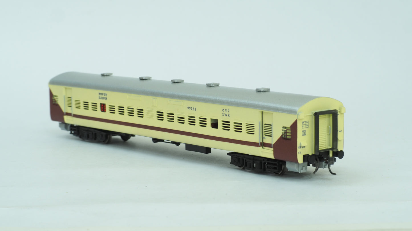 PRE-ORDER: ICF Sleeper HO Scale - Utkrisht Livery (2018-Current), Standard Version