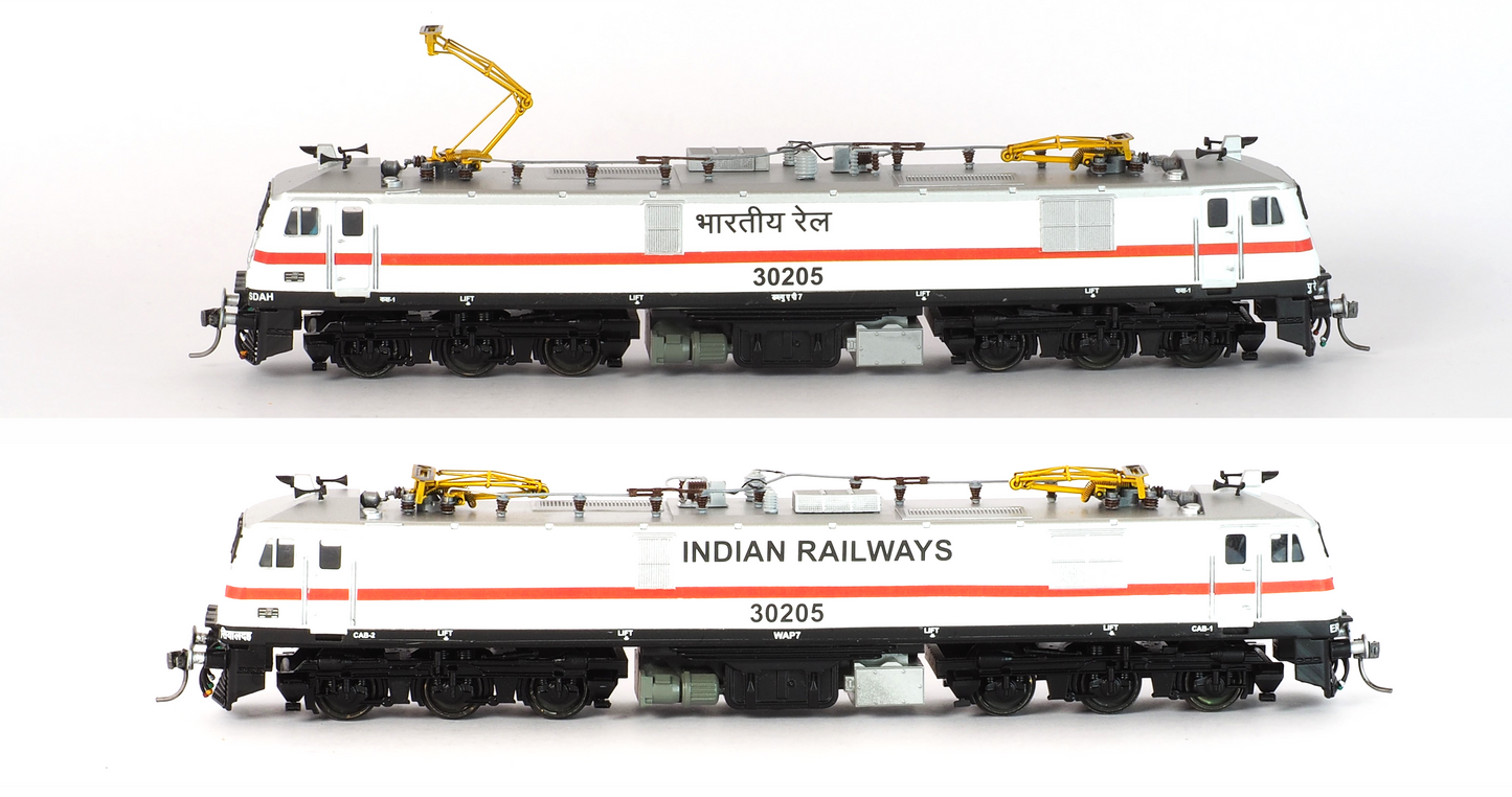 PRE-ORDER: STANDARD DC/DCC READY WAP7/WAP7i RTR Model in HO Scale (1:87)