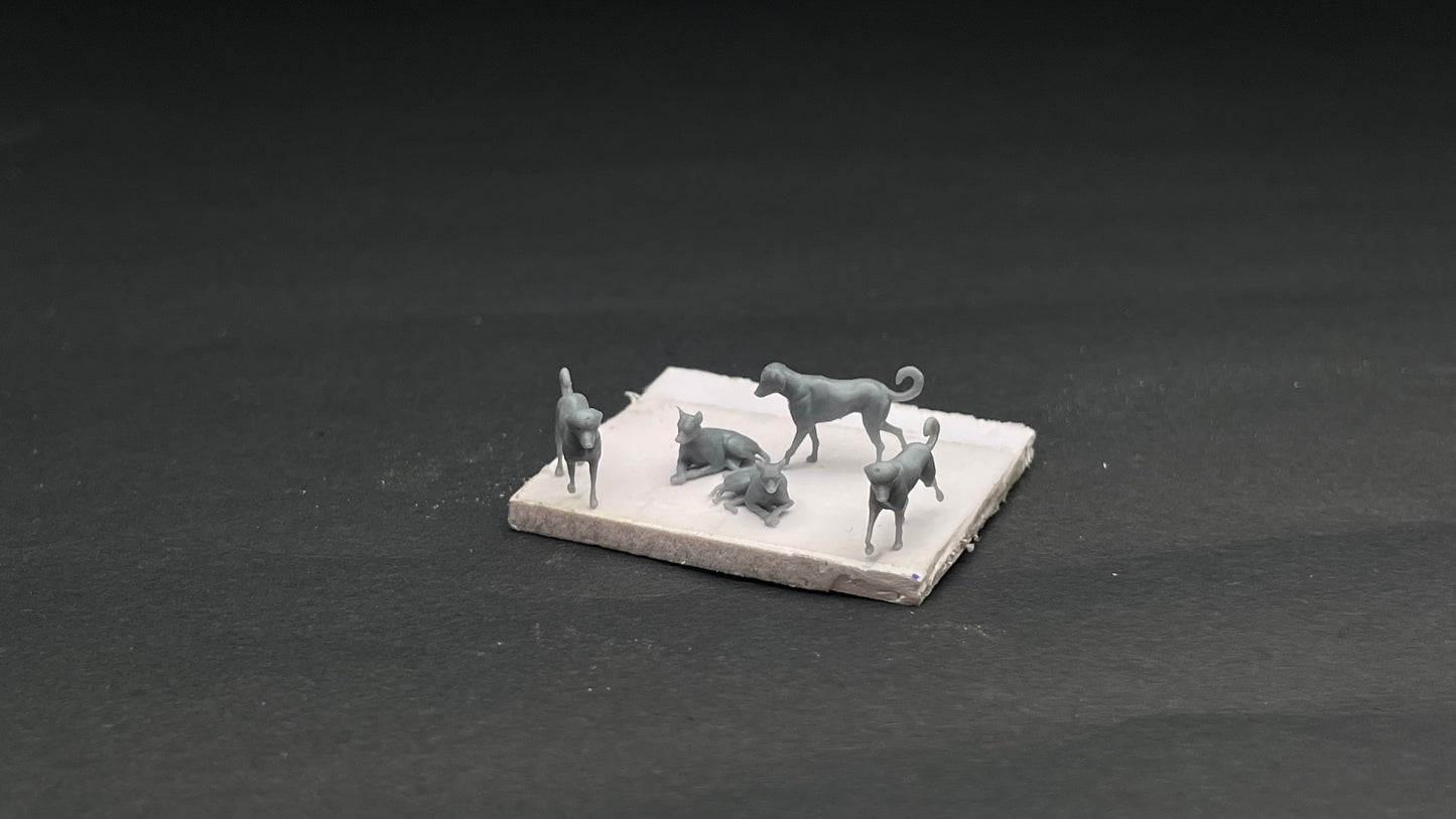 UNPAINTED Figures: Pack Of 5 Dogs