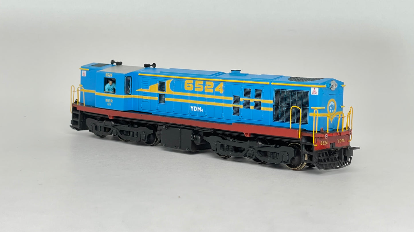 PRE-ORDER: MG Train Pack with IZN YDM4 - HOm Display/Free Rolling Model (12mm gauge track)