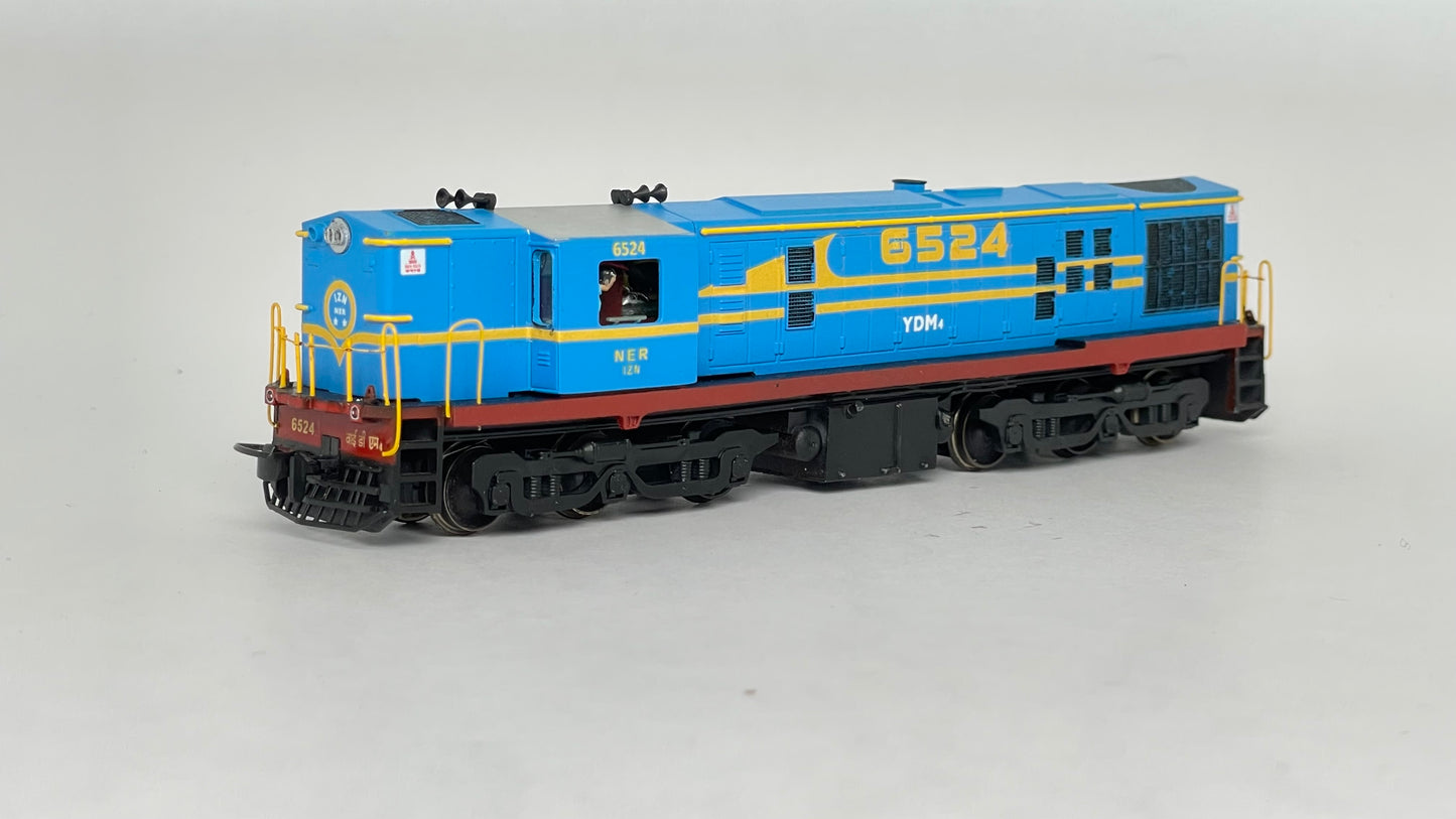 PRE-ORDER: MG Train Pack with IZN YDM4 - HOm Display/Free Rolling Model (12mm gauge track)