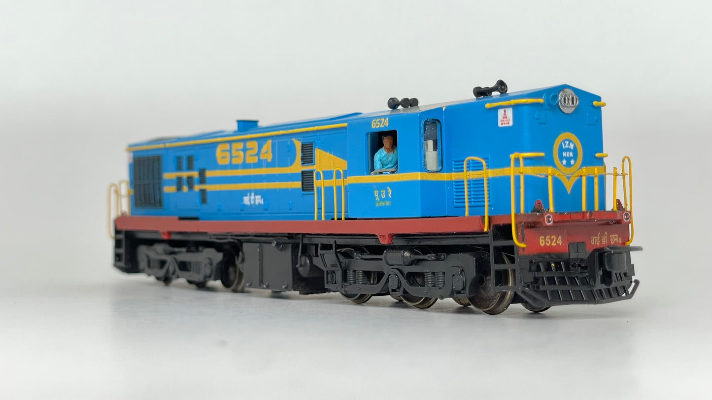 PRE-ORDER: MG Train Pack with IZN YDM4 - HOm Display/Free Rolling Model (12mm gauge track)