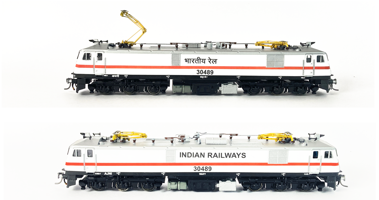 PRE-ORDER: STANDARD DC/DCC READY WAP7i RTR Model in HO Scale (1:87)